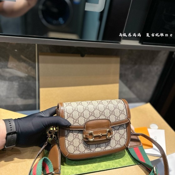 2025 Hot Women's FashionBag Satchel Cross BodyBag Leather Shoulder