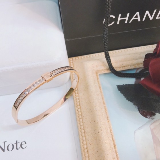 2025 New Styles Women's Fashion Jewelry Accessories,Brandbracelet Designed for Love and Witnessing Sweet Moments