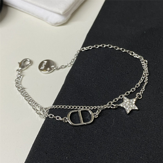 2025 New Styles Women's Fashion Jewelry Accessories,Brandbracelet Designed for Love and Witnessing Sweet Moments