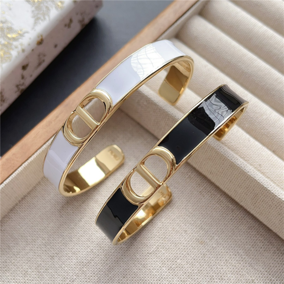 2025 New Styles Women's Fashion Jewelry Accessories,Brandbracelet Designed for Love and Witnessing Sweet Moments