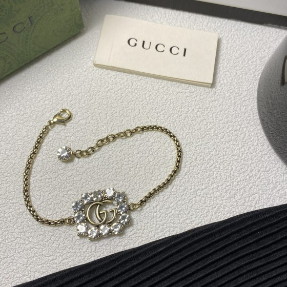 2025 New Styles Women's Fashion Jewelry Accessories, Brandbracelet Designed for Love and Witnessing Sweet Moments