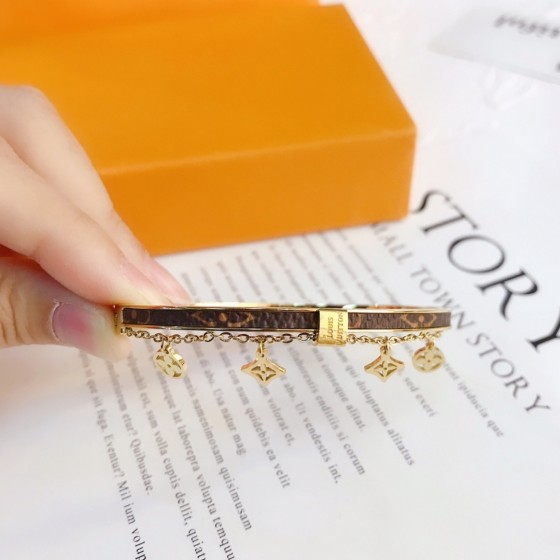 2025 New Styles Women's Fashion Jewelry Accessories,Brandbracelet Designed for Love and Witnessing Sweet Moments