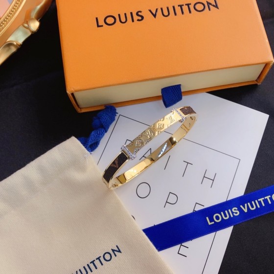 2025 New Styles Women's Fashion Jewelry Accessories,Brandbracelet Designed for Love and Witnessing Sweet Moments