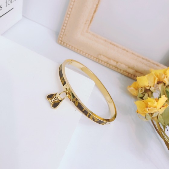 2025 New Styles Women's Fashion Jewelry Accessories,Brandbracelet Designed for Love and Witnessing Sweet Moments