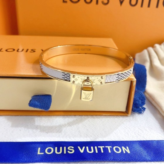 2025 New Styles Women's Fashion Jewelry Accessories,Brandbracelet Designed for Love and Witnessing Sweet Moments