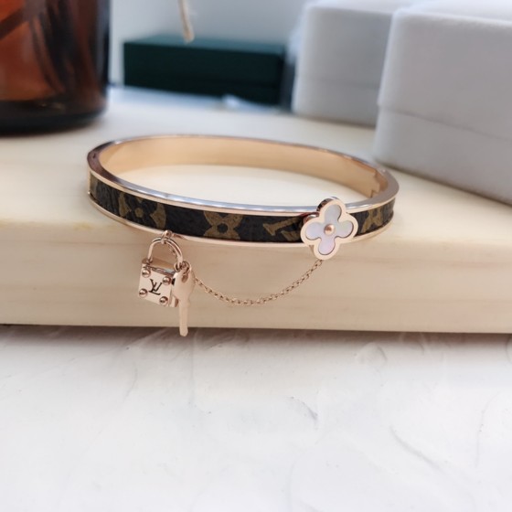 2025 New Styles Women's Fashion Jewelry Accessories,Brandbracelet Designed for Love and Witnessing Sweet Moments