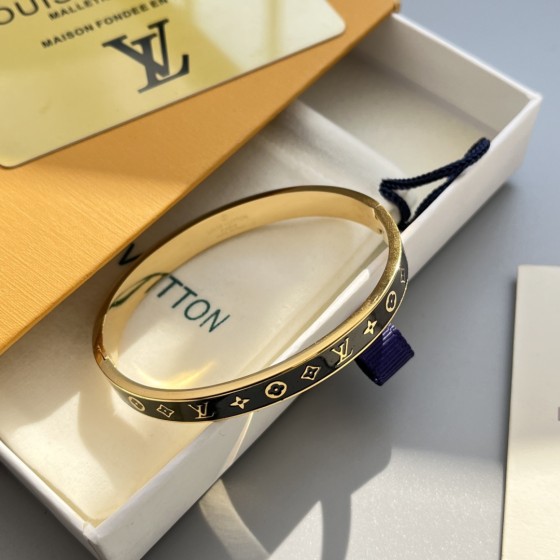 2025 New Styles Women's Fashion Jewelry Accessories,Brandbracelet Designed for Love and Witnessing Sweet Moments