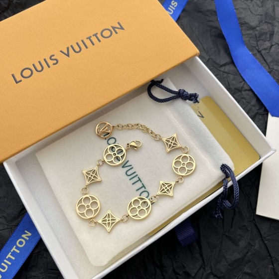 2025 New Styles Women's Fashion Jewelry Accessories,Brandbracelet Designed for Love and Witnessing Sweet Moments