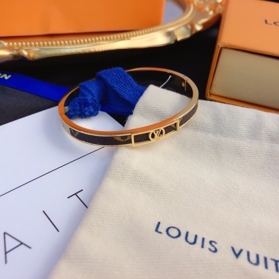 2025 New Styles Women's Fashion Jewelry Accessories,Brandbracelet Designed for Love and Witnessing Sweet Moments