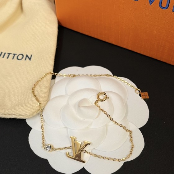 2025 New Styles Women's Fashion Jewelry Accessories,Brandbracelet Designed for Love and Witnessing Sweet Moments