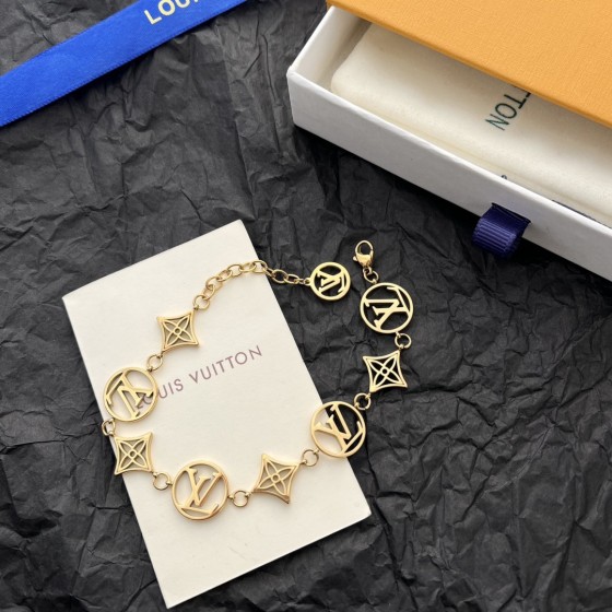 2025 New Styles Women's Fashion Jewelry Accessories,Brandbracelet Designed for Love and Witnessing Sweet Moments