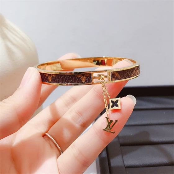 2025 New Styles Women's Fashion Jewelry Accessories,Brandbracelet Designed for Love and Witnessing Sweet Moments