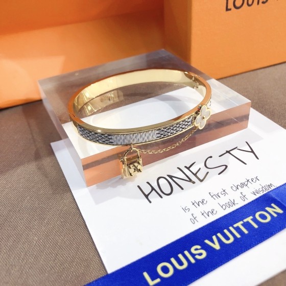 2025 New Styles Women's Fashion Jewelry Accessories,Brandbracelet Designed for Love and Witnessing Sweet Moments