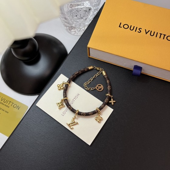 2025 New Styles Women's Fashion Jewelry Accessories,Brandbracelet Designed for Love and Witnessing Sweet Moments