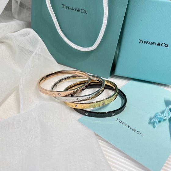 2025 New Styles Women's Fashion Jewelry Accessories,Brandbracelet Designed for Love and Witnessing Sweet Moments