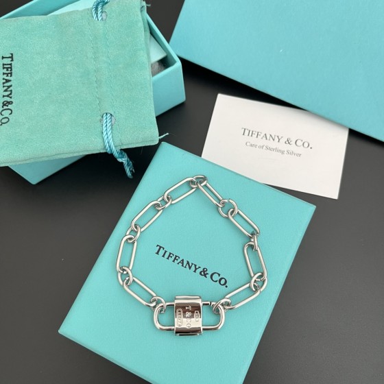 2025 New Styles Women's Fashion Jewelry Accessories,Brandbracelet Designed for Love and Witnessing Sweet Moments