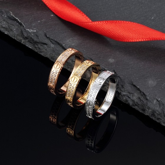 Exquisitely crafted high - quality rings, decorations for your fingertips