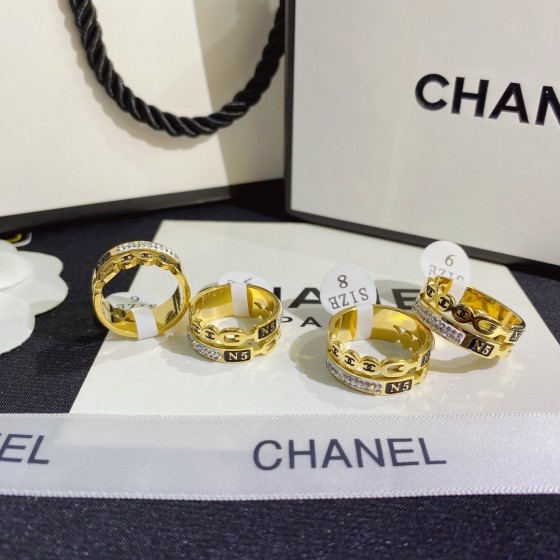 Exquisitely crafted high - quality rings, decorations for your fingertips