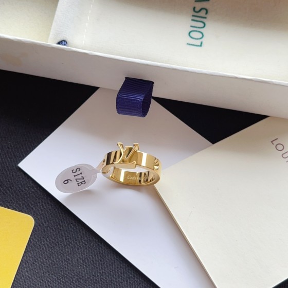 Exquisitely crafted high - quality rings, decorations for your fingertips