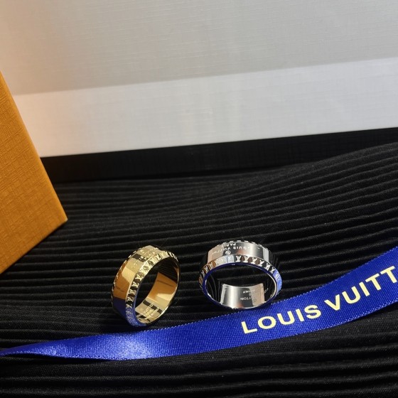 Exquisitely crafted high - quality rings, decorations for your fingertips