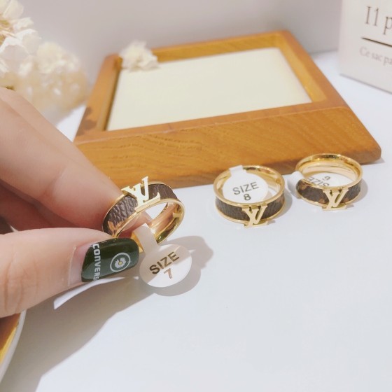 Exquisitely crafted high - quality rings, decorations for your fingertips