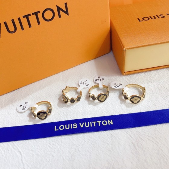 Exquisitely crafted high - quality rings, decorations for your fingertips