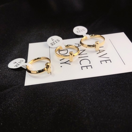 Exquisitely crafted high - quality rings, decorations for your fingertips