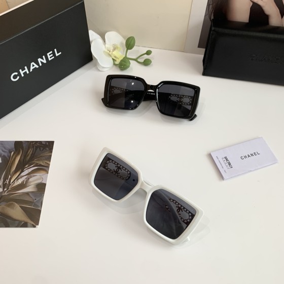 Men's and Women's Sunglasses - Fashionable High-UV Protect Beach Sunglasses - Vintage Fishing Glasses