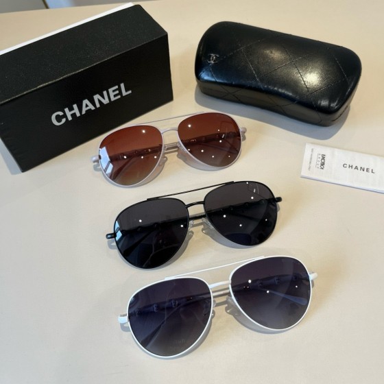 Men's and Women's Sunglasses - Fashionable High-UV Protect Beach Sunglasses - Vintage Fishing Glasses