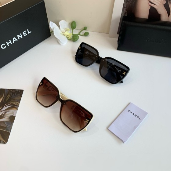 Men's and Women's Sunglasses - Fashionable High-UV Protect Beach Sunglasses - Vintage Fishing Glasses