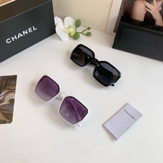 Men's and Women's Sunglasses - Fashionable High-UV Protect Beach Sunglasses - Vintage Fishing Glasses