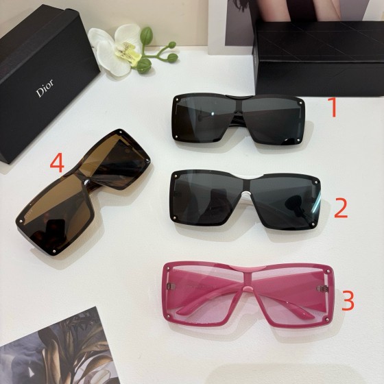 Men's and Women's Sunglasses - Fashionable High-UV Protect Beach Sunglasses - Vintage Fishing Glasses