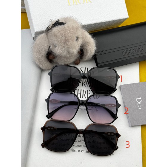 Men's and Women's Sunglasses - Fashionable High-UV Protect Beach Sunglasses - Vintage Fishing Glasses