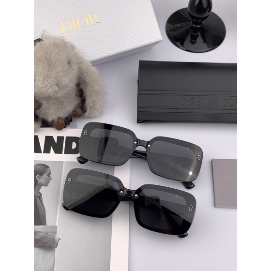 Men's and Women's Sunglasses - Fashionable High-UV Protect Beach Sunglasses - Vintage Fishing Glasses