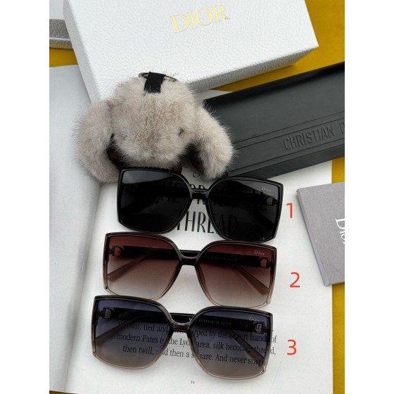 Men's and Women's Sunglasses - Fashionable High-UV Protect Beach Sunglasses - Vintage Fishing Glasses