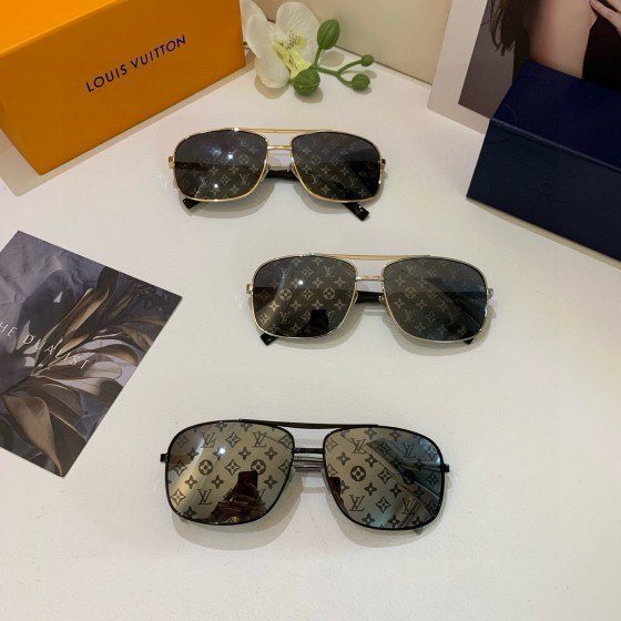 Men's and Women's Sunglasses - Fashionable High-UV Protect Beach Sunglasses - Vintage Fishing Glasses