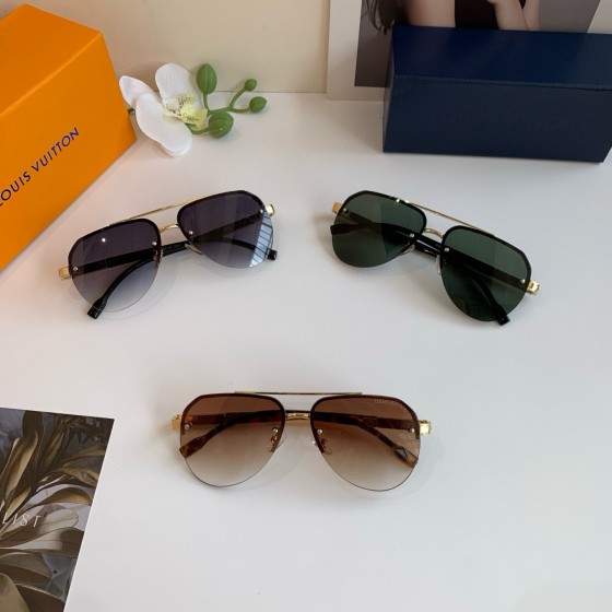 Men's and Women's Sunglasses - Fashionable High-UV Protect Beach Sunglasses - Vintage Fishing Glasses