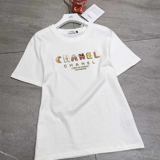 New arrivals in 2025! Summer clothes with round necks. Available in two colors, suitable for both men and women.