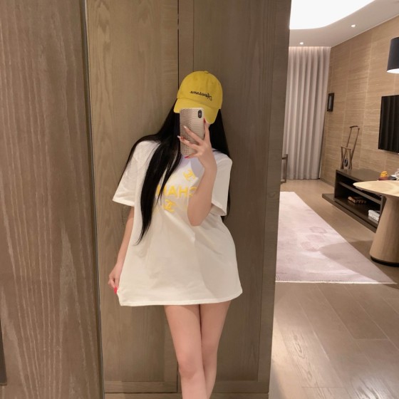 New arrivals in 2025! Summer clothes with round necks. Available in two colors, suitable for both men and women.