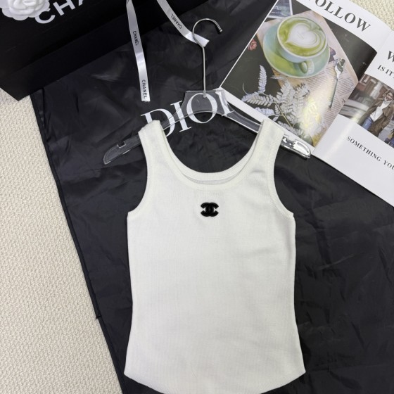 New arrivals in 2025! Summer clothes with round necks. Available in two colors, suitable for both men and women.