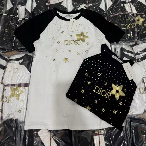 New arrivals in 2025! Summer clothes with round necks. Available in two colors, suitable for both men and women.