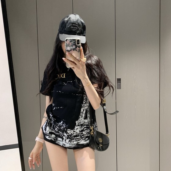 New arrivals in 2025! Summer clothes with round necks. Available in two colors, suitable for both men and women.