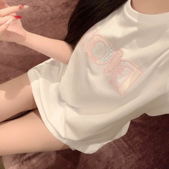 New arrivals in 2025! Summer clothes with round necks. Available in two colors, suitable for both men and women.