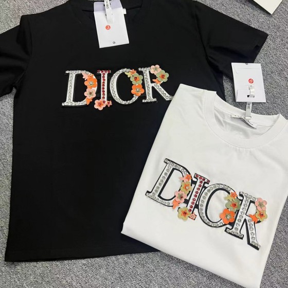 New arrivals in 2025! Summer clothes with round necks. Available in two colors, suitable for both men and women.