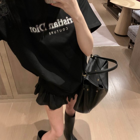 New arrivals in 2025! Summer clothes with round necks. Available in two colors, suitable for both men and women.