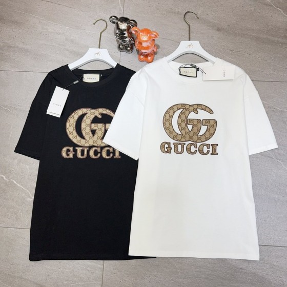 New arrivals in 2025! Summer clothes with round necks. Available in two colors, suitable for both men and women.