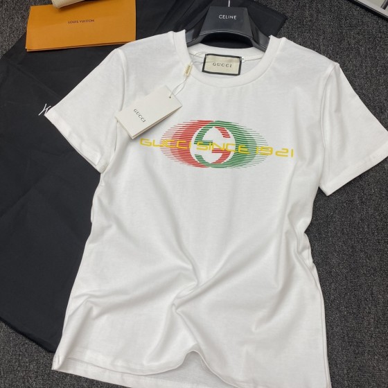 New arrivals in 2025! Summer clothes with round necks. Available in two colors, suitable for both men and women.