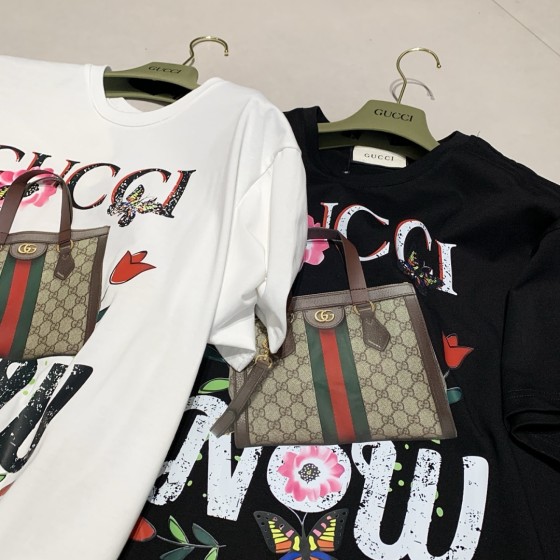 New arrivals in 2025! Summer clothes with round necks. Available in two colors, suitable for both men and women.