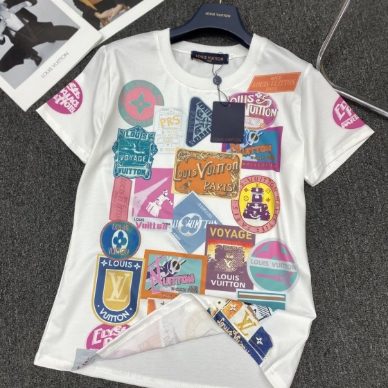 New arrivals in 2025! Summer clothes with round necks. Available in two colors, suitable for both men and women.