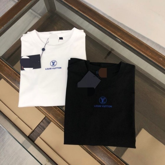 New arrivals in 2025! Summer clothes with round necks. Available in two colors, suitable for both men and women.